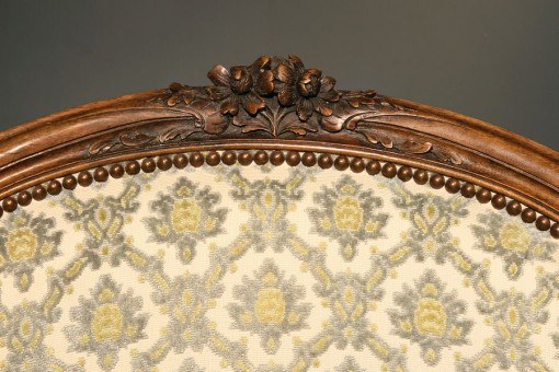 Late 19th century French Louis XV style chaise lounge.