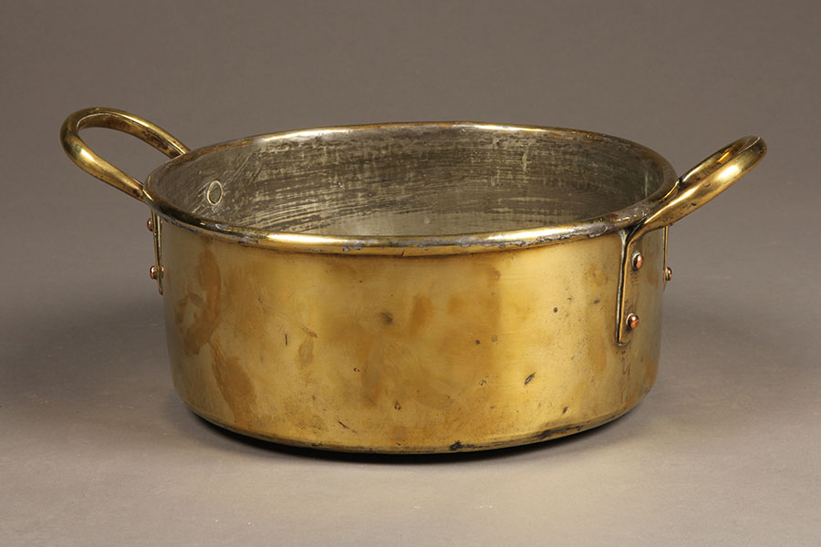 Old-fashioned Brass Fireplace Cooking Pot