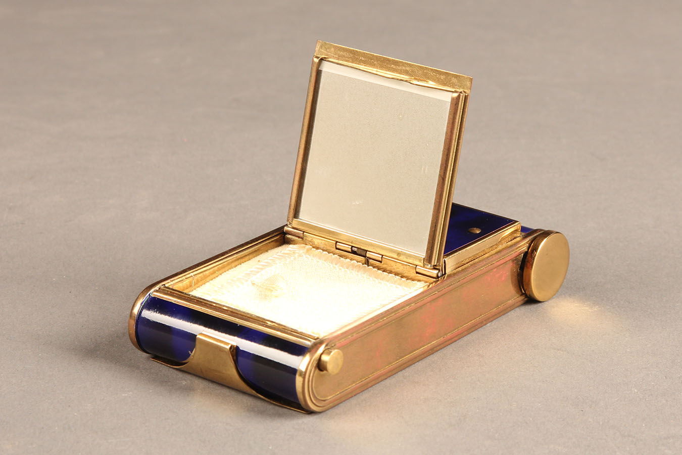 Art Deco cigarette case, lipstick and compact, mirror . - Talking