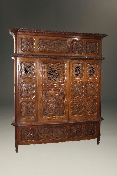Late 19th Century Neo-Renaissance Walnut Armoire with Inlays and