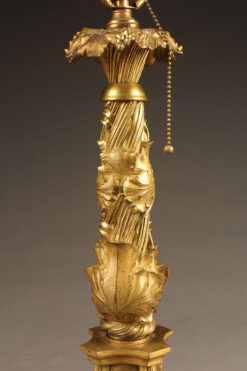 Wonderful French Louis XV style bronze lamp with foliage motif, circa 1920's.