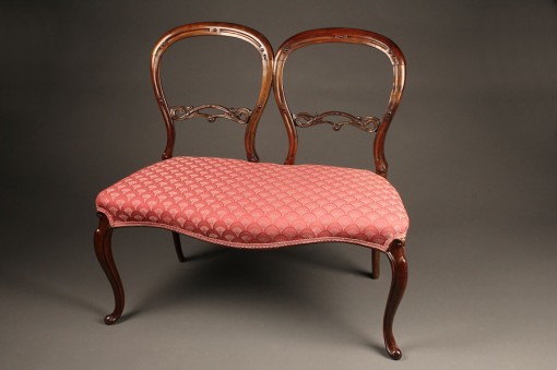 Antique Queen Anne style settee A5277A1 Antique Queen Anne style settee A5277A1