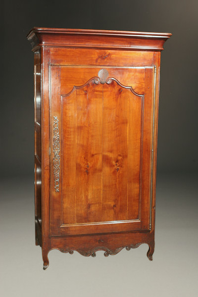 18th Century French Louis XV Bonnetiere