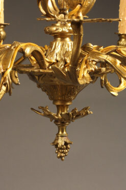 late 19th century French cast bronze chandelier with 12 arms, circa 1890.